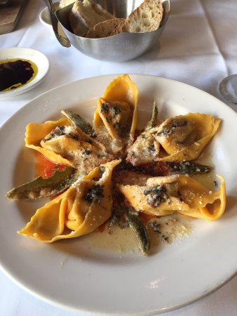 Il Fornaio signature dishes Pennoni alla VodkaLasagna FerrareseGrigliata di Pesce Misto (Mixed Grilled Seafood)﻿﻿